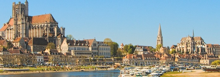 Louer un bus entre Dijon et Auxerre